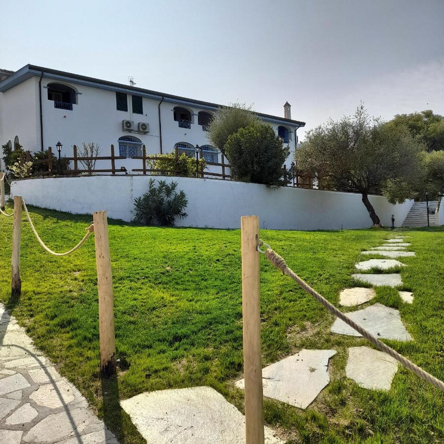 Agriturismo Palas De Serra Country Resort Onifai Exterior foto