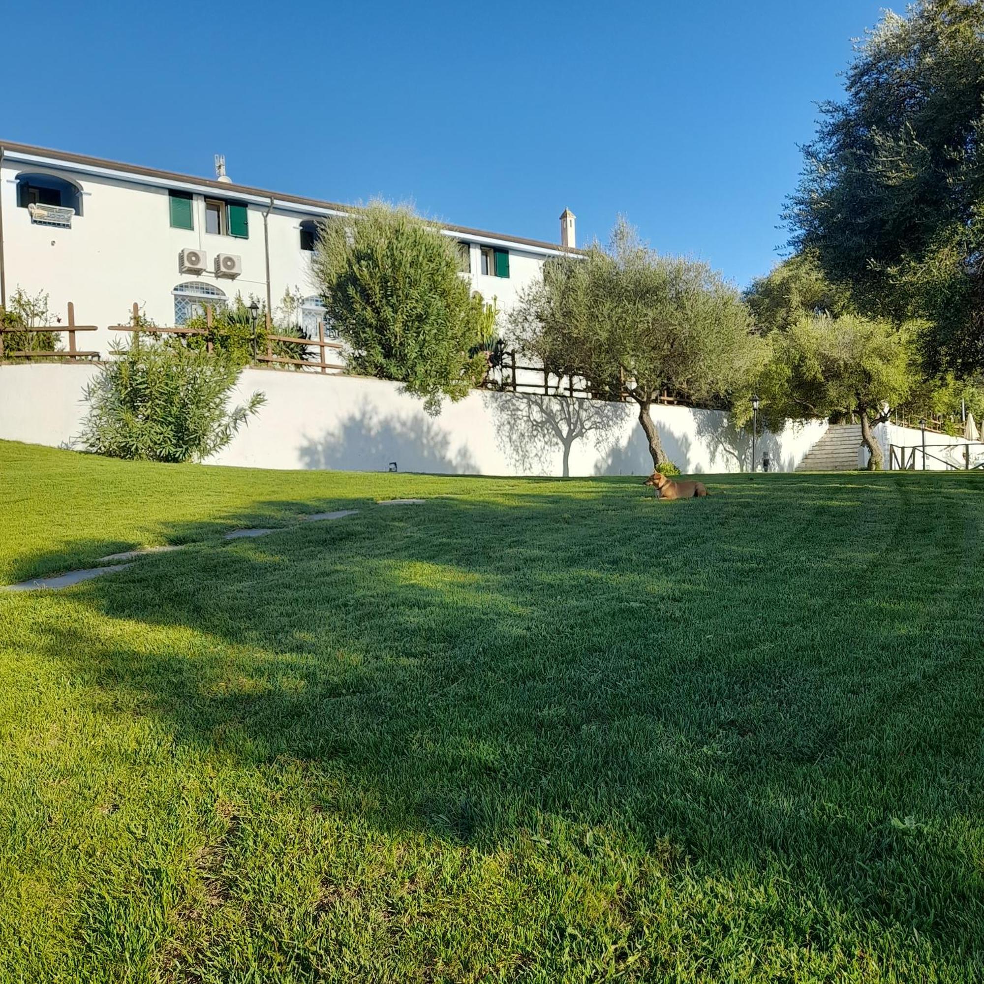 Agriturismo Palas De Serra Country Resort Onifai Exterior foto